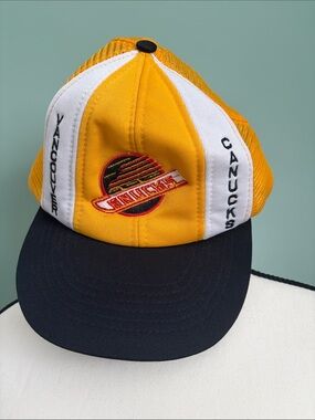 Vintage Yellow Mesh Snapback Hat - Vancouver Canucks